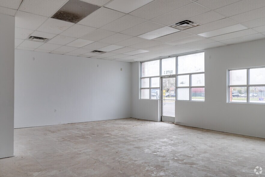 More Photos Of 2300 S Schaefer Hwy, Detroit Storefront For Sale