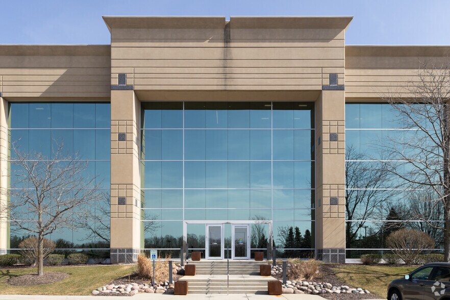 More Photos Of N19W24200 Riverwood Dr, Pewaukee Office For Sale