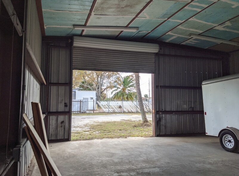 More Photos Of 7812 Symmes Rd, Gibsonton Service For Lease