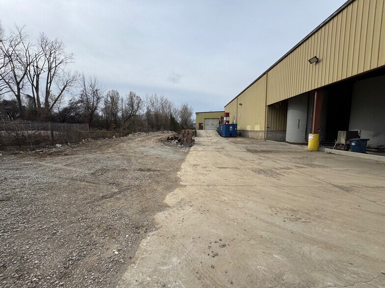 More Photos Of 1811 N Topping Ave, Kansas City Warehouse For Sale