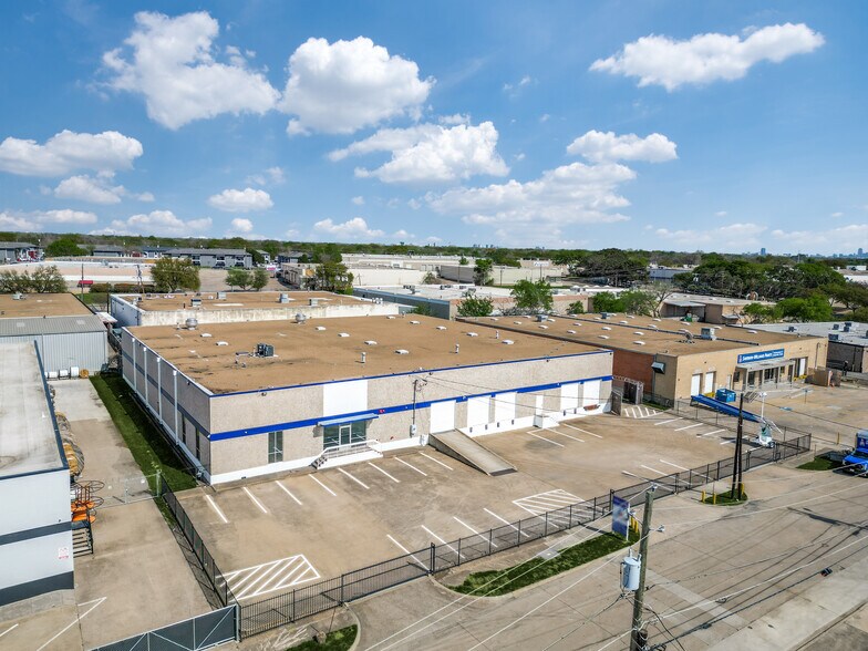More Photos Of 11232 Leo Ln, Dallas Warehouse For Lease