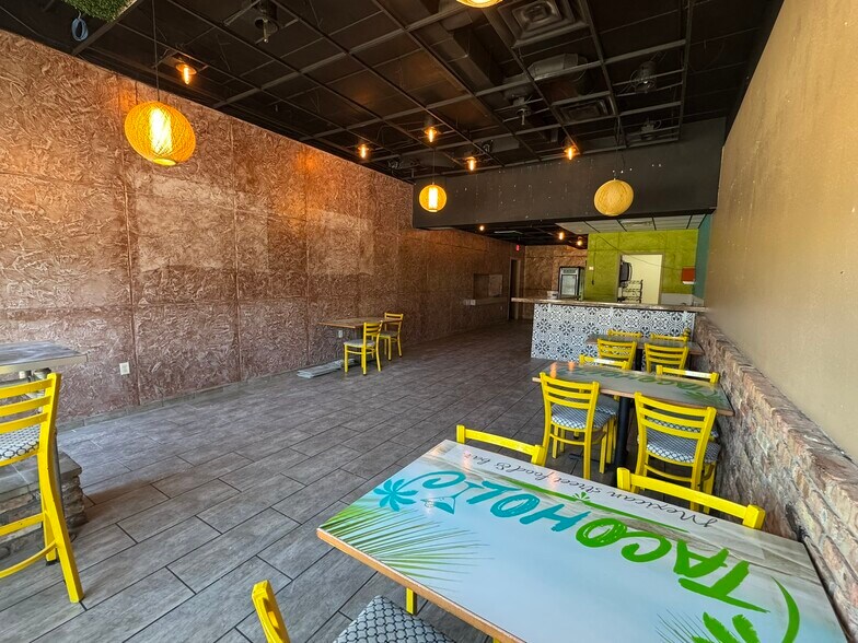 More Photos Of 14 N College Ave, Saint Joseph Storefront For Sale