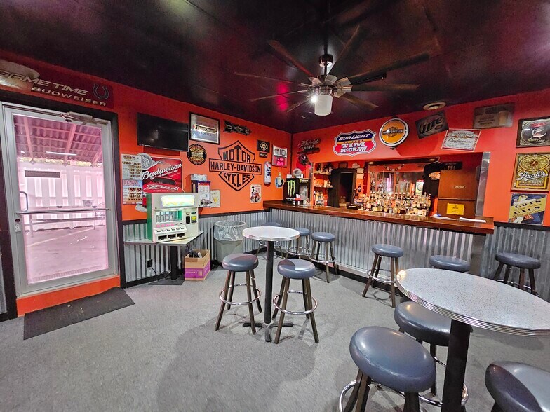 More Photos Of 1901 Indianapolis Ave, Lebanon Bowling Alley For Sale