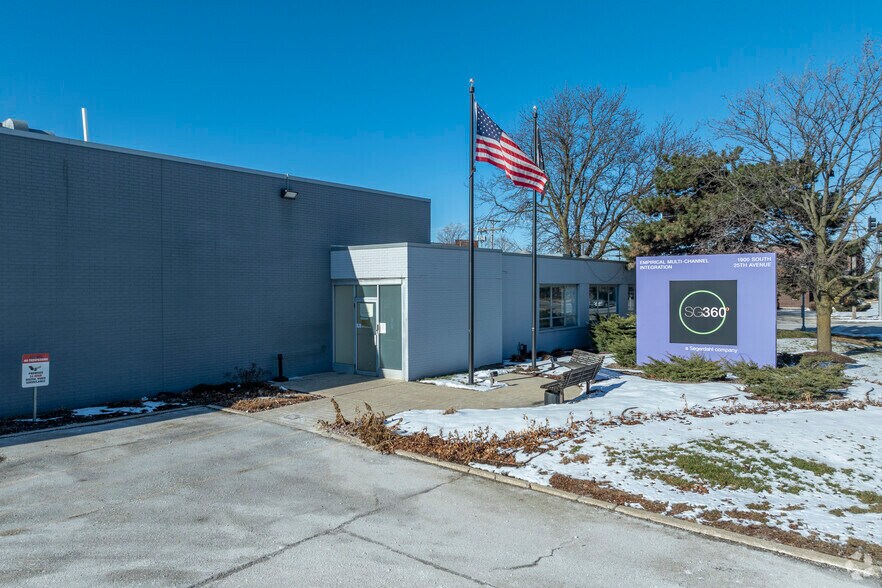 More Photos Of 1900 S 25th Ave, Broadview Manufacturing For Lease