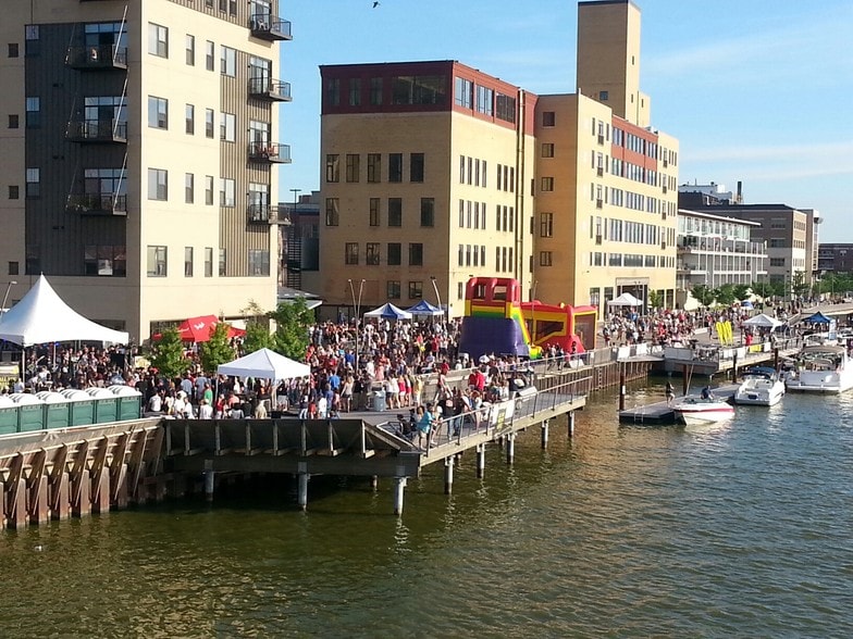 More Photos Of 335 N Washington St, Green Bay Apartments For Lease