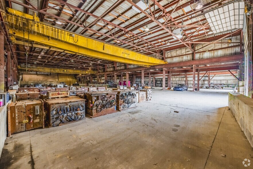 More Photos Of 7660 W 3rd St, Dayton Manufacturing For Lease