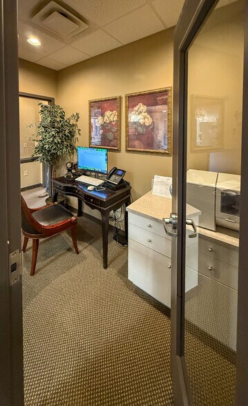 More Photos Of 30 Rahling Cir, Little Rock Medical For Sale