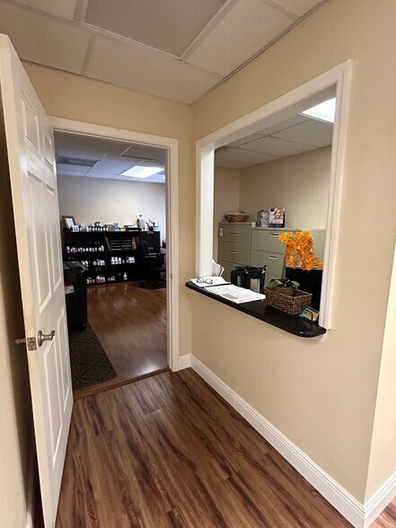 More Photos Of 525 S Hercules Ave, Clearwater Medical For Sale