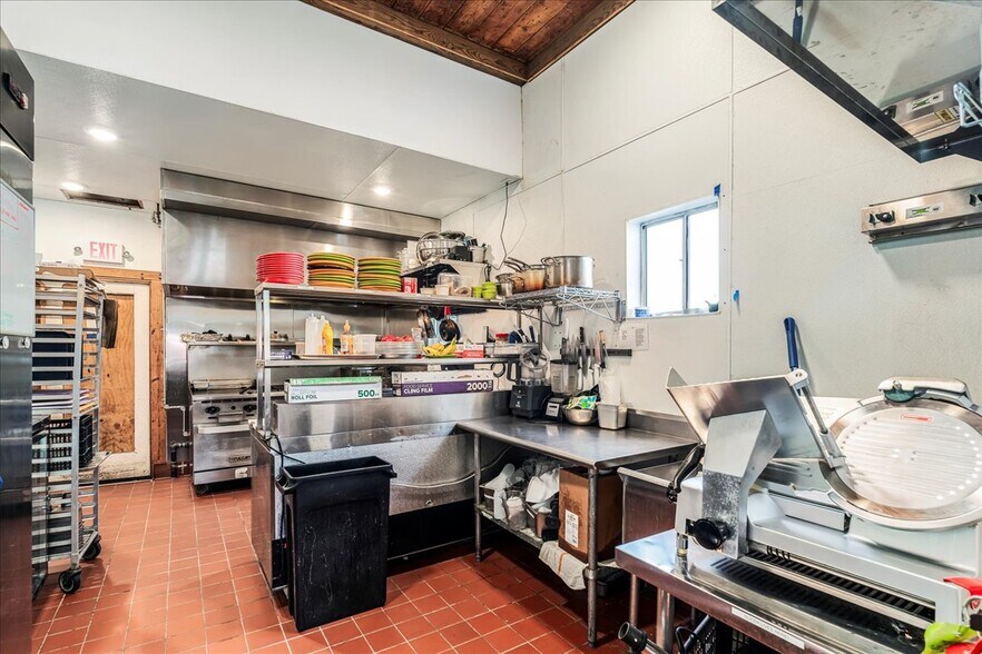 More Photos Of 217 W Hopkins St, San Marcos Restaurant For Sale