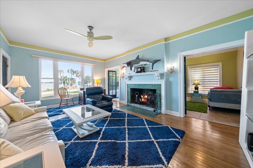 More Photos Of 215 Riverside Dr, Cocoa Apartments For Sale