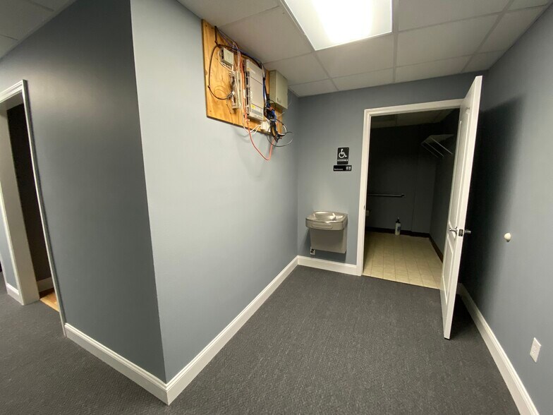 More Photos Of 4645 Gulf Breeze Pky, Gulf Breeze Office For Sale