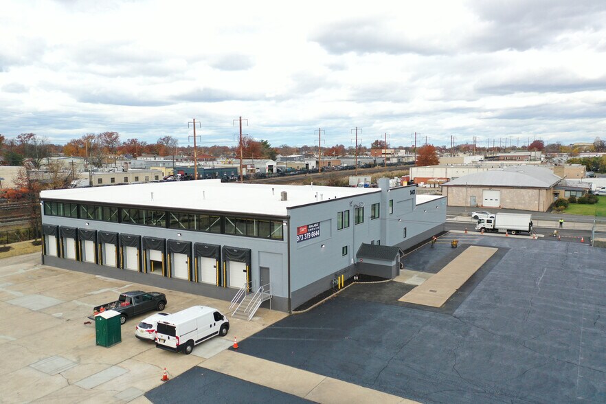 Primary Photo Of 1401 E Linden Ave, Linden Warehouse For Lease
