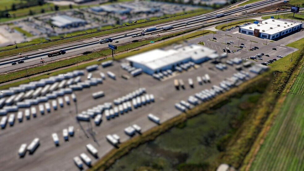 More Photos Of 2314 N Frontage Rd, Breaux Bridge Freestanding For Lease