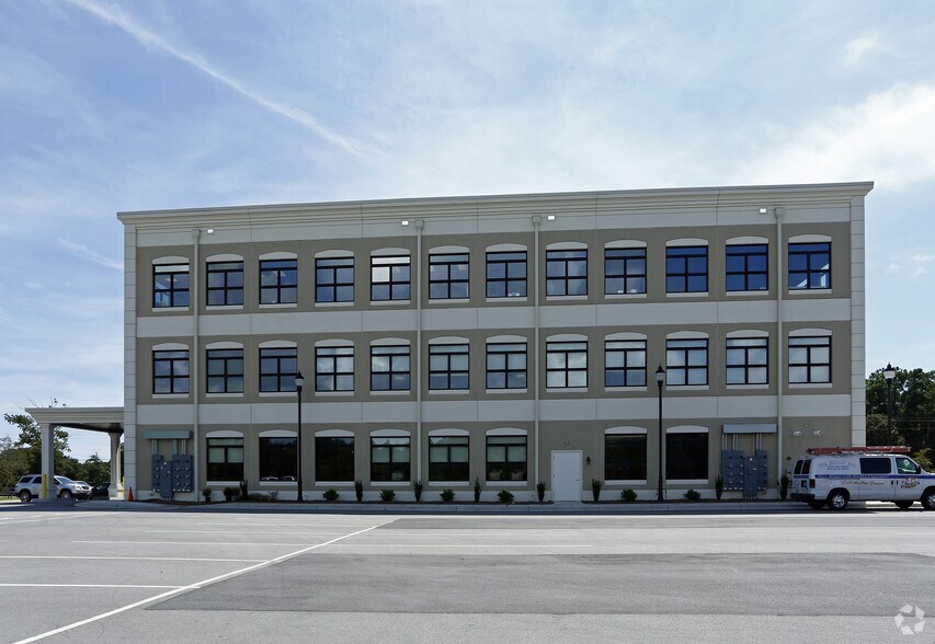 More Photos Of 1165 Cedar Point Blvd, Cedar Point Medical For Lease