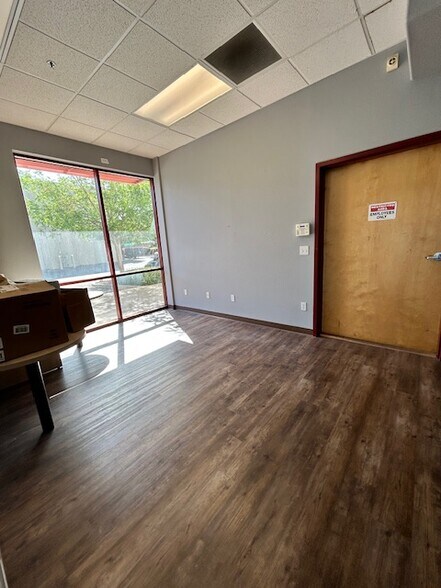 More Photos Of 4470 Yankee Hill Rd, Rocklin Flex For Lease