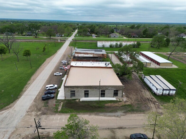 More Photos Of 118 Dallas St, Rice General Retail For Lease