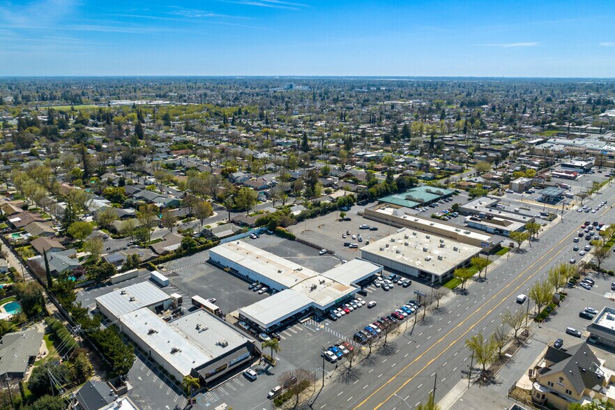 More Photos Of 3120 Mchenry Ave, Modesto Auto Dealership For Sale