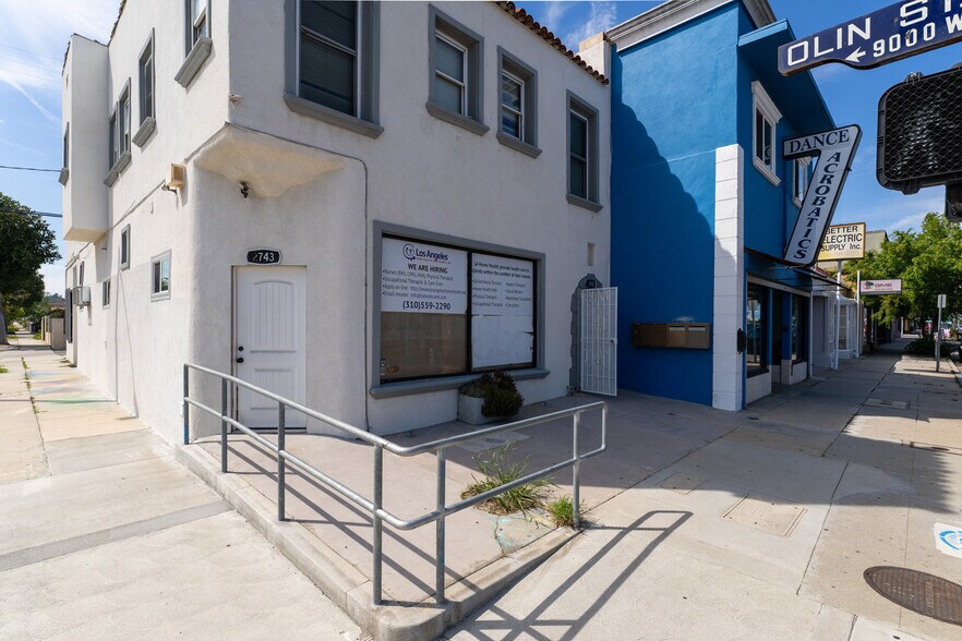 More Photos Of 2741-2743 S Robertson Blvd, Los Angeles Storefront Retail Office For Sale