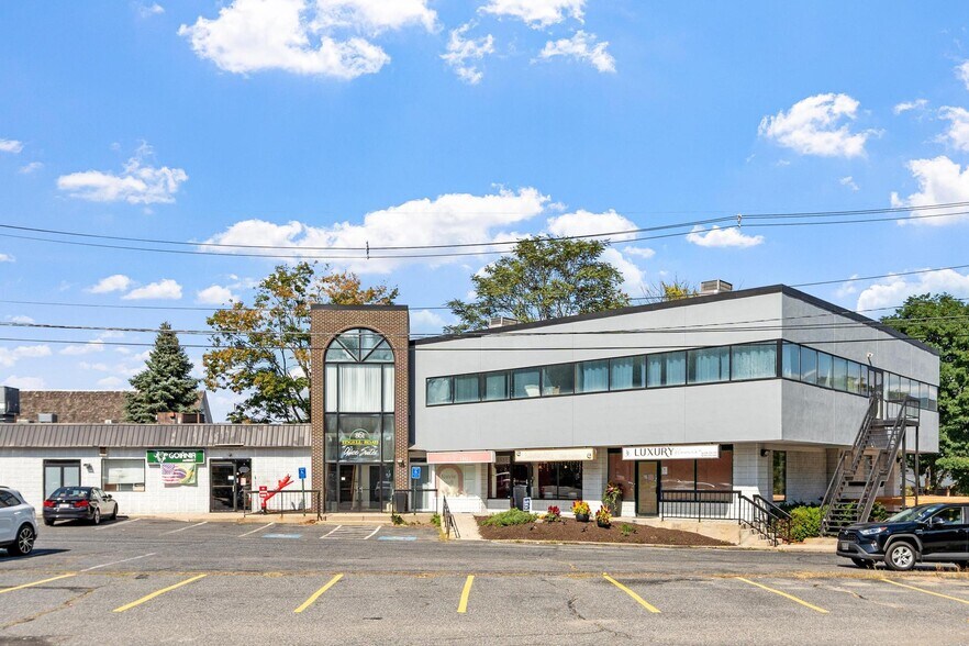 More Photos Of 861 Edgell Rd, Framingham Storefront For Sale