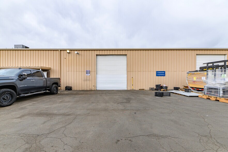 More Photos Of 7005-7011 E 53rd Pl, Commerce City Service For Lease