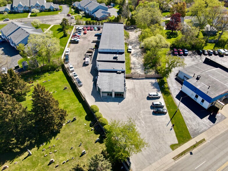 Primary Photo Of N91W17174 Appleton Ave, Menomonee Falls Showroom For Lease