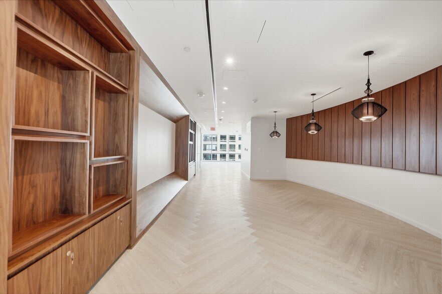 More Photos Of 1430 K St NW, Washington Office For Sale