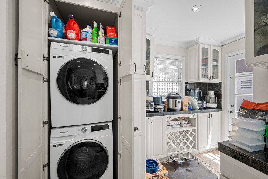 More Photos Of 112-20 E Redwood St, San Diego Apartments For Sale