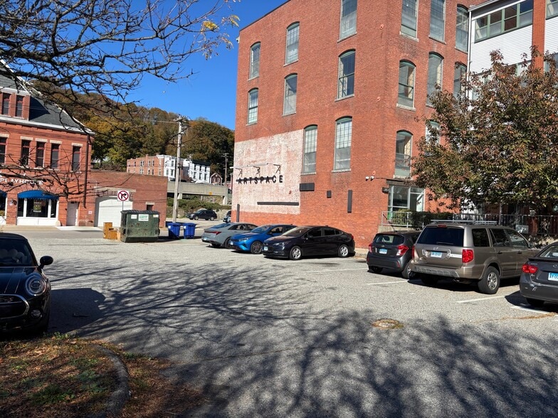 More Photos Of 78 Franklin St, Norwich Storefront Retail Office For Lease