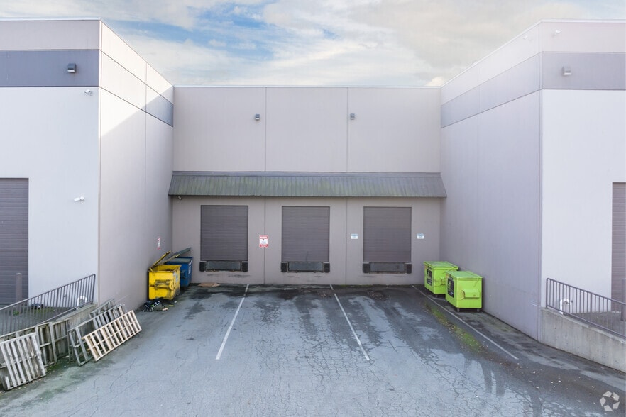 More Photos Of 1851 Brigantine Dr, Coquitlam Warehouse For Lease