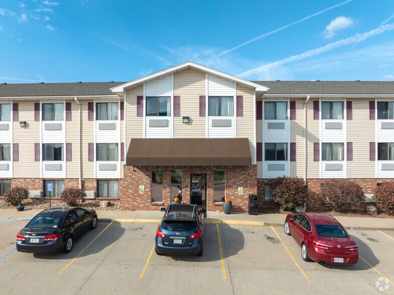 More Photos Of 1710 Jefferson St, Jefferson City Hotel For Sale