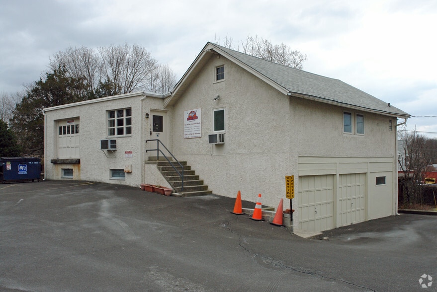 Primary Photo Of 1120 Bethlehem Pike, Flourtown Light Distribution For Sale