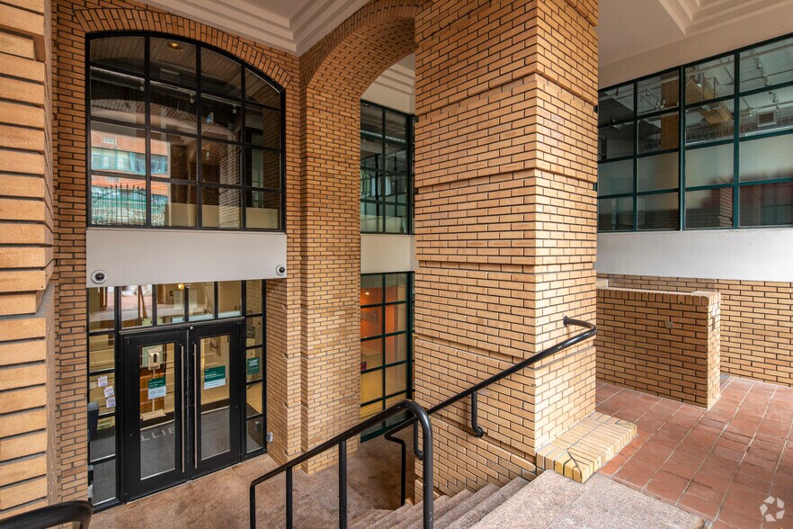 More Photos Of 179 John St, Toronto Office For Lease