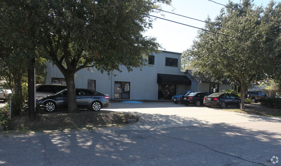 Primary Photo Of 949 Wakefield Dr, Houston Flex For Sale