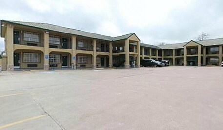 More Photos Of 207 US Highway 77 S, Hallettsville Hotel For Sale