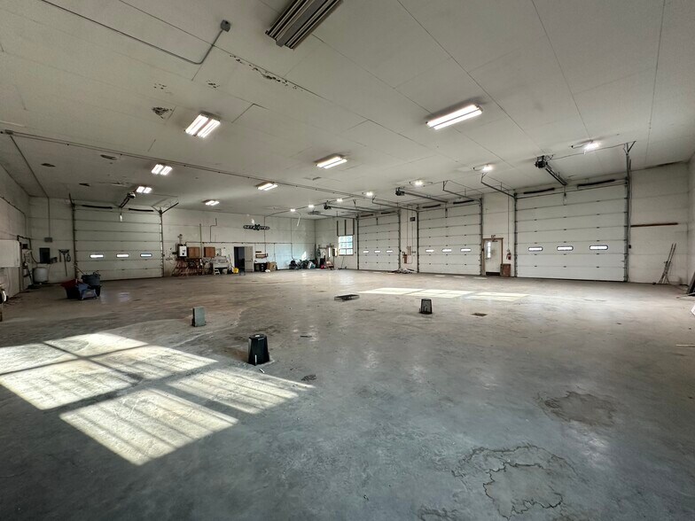 More Photos Of 9026 Kautzman Rd, Billings Warehouse For Lease