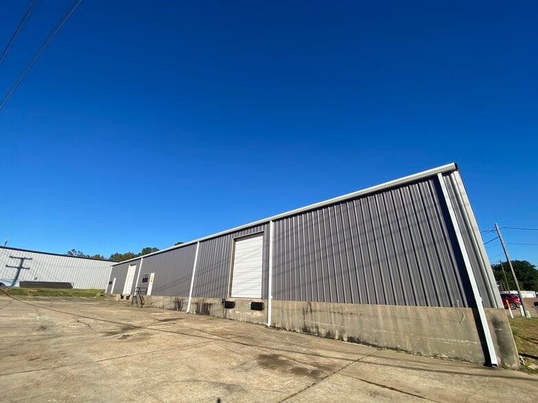 More Photos Of 650 Ridgewood Rd, Ridgeland Warehouse For Lease
