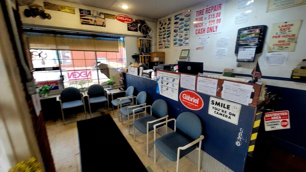 More Photos Of 635 Burnham Ave, Calumet City Auto Repair For Sale
