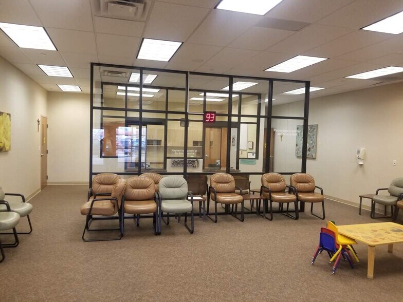 More Photos Of 1916 N Main St, Princeton Supermarket For Sale