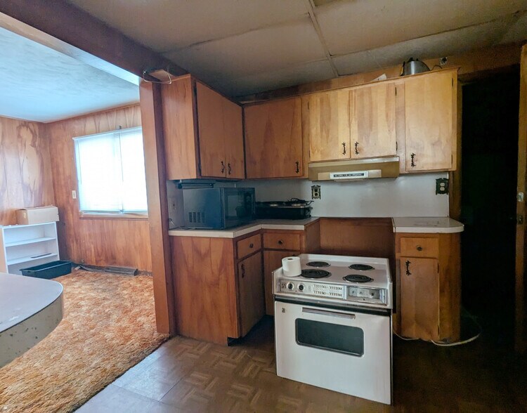 More Photos Of 8372 N Saginaw Rd, Mount Morris Restaurant For Sale