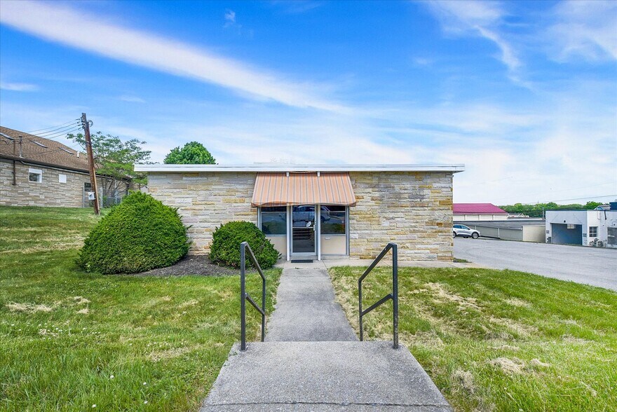 Primary Photo Of 104 N 7th St, Lemoyne Office For Sale