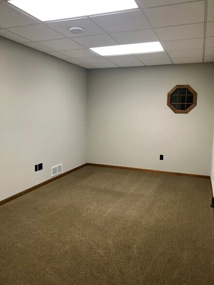 More Photos Of 22417 Hwy 6, Deerwood Warehouse For Lease