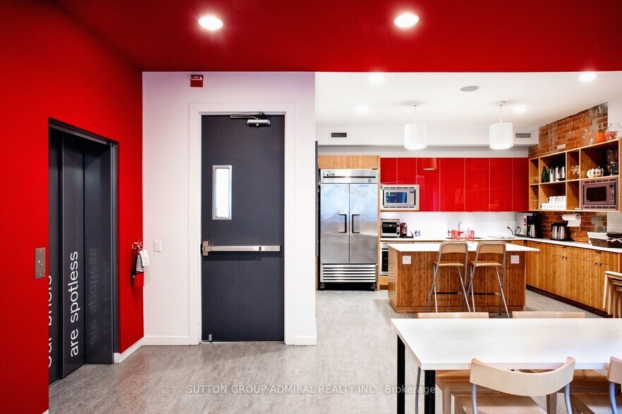 More Photos Of 10 Britain St, Toronto Storefront Retail Office For Lease