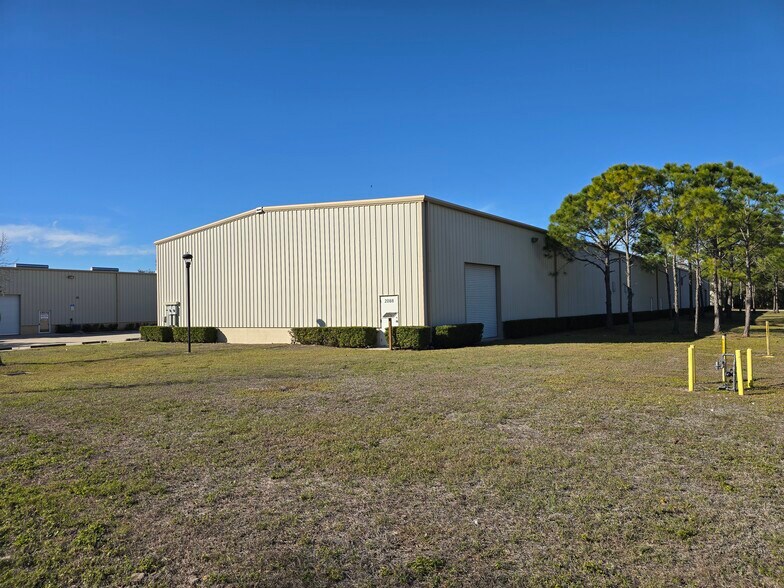 More Photos Of 2088 58th Avenue Cir E, Bradenton Warehouse For Sale