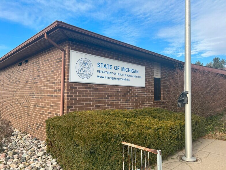 More Photos Of 609 N State St, Stanton Office For Sale