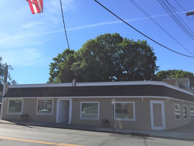 Primary Photo Of 636 N Broadway, White Plains Office For Sale