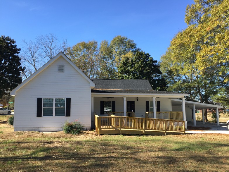 Primary Photo Of 4540 Lawrenceville Rd, Loganville Office Residential For Lease