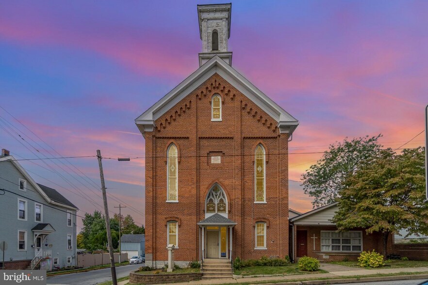 Primary Photo Of 25 S College St, Myerstown Specialty For Sale