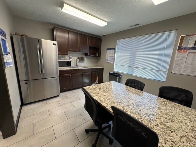 More Photos Of 2206 IFCU Way way, Lafayette Auto Repair For Sale