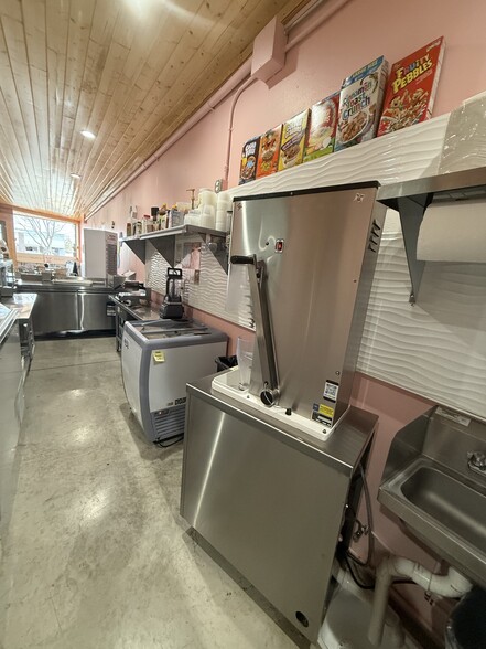 More Photos Of 216-222 E Main, Yadkinville Storefront For Lease