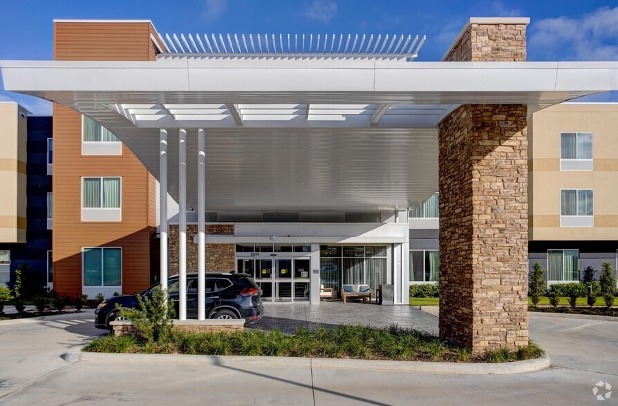 More Photos Of 22010 Southwest Fwy, Richmond Hotel For Sale